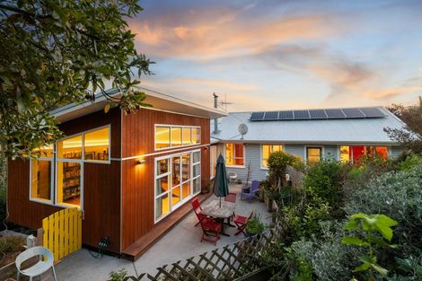 Photo of property in 46 Cornwall Road, Lyttelton, 8082