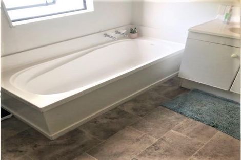 Photo of property in 10/3 Erewhon Place, Birkdale, Auckland, 0626