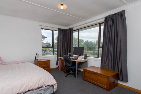 Photo of property in 19 Avro Crescent, Hornby, Christchurch, 8042