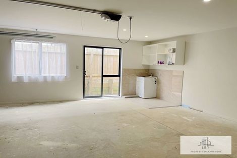 Photo of property in 98 Cardiff Road, Pakuranga, Auckland, 2010