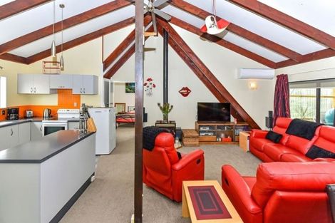 Photo of property in 19 Taihiki Road, Clarks Beach, 2122