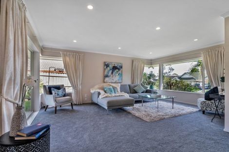 Photo of property in 8 Glencullen Place, Dannemora, Auckland, 2016