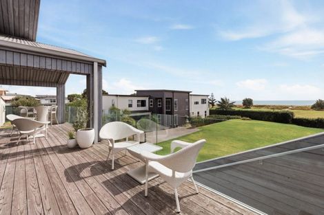 Photo of property in 1025b Papamoa Beach Road, Papamoa Beach, 3118