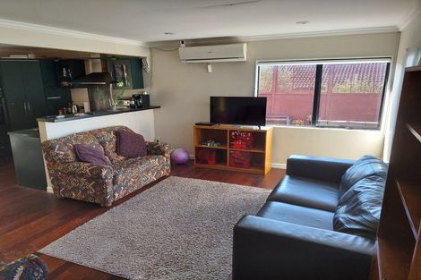Photo of property in 15 Van Dyke Place, West Harbour, Auckland, 0618
