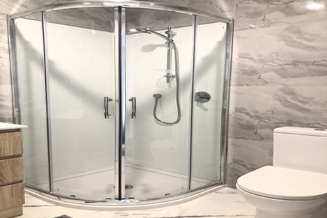 Photo of property in 6/21 Akoranga Drive, Northcote, Auckland, 0627