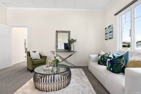 Photo of property in 2c Waiari Road, Conifer Grove, Takanini, 2112