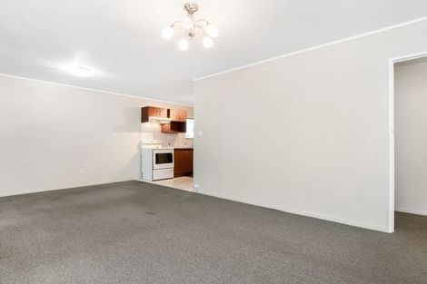 Photo of property in 2/9 Maplesden Drive, Clendon Park, Auckland, 2103