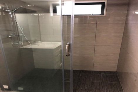 Photo of property in 2 Mediterranean Way, Goodwood Heights, Auckland, 2105