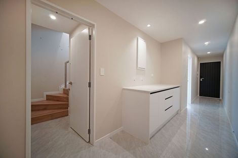 Photo of property in 95a Woodglen Road, Glen Eden, Auckland, 0602