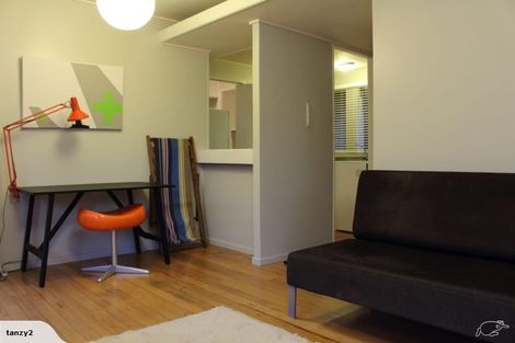 Photo of property in 2/24 Brook Street, Milford, Auckland, 0620