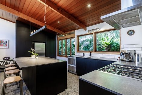 Photo of property in 164 Konini Road, Titirangi, Auckland, 0604