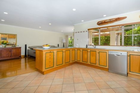 Photo of property in 3 Kahala Place, West Harbour, Auckland, 0618