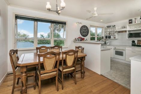 Photo of property in 77 Royal Road, Massey, Auckland, 0614