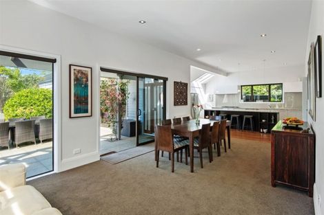 Photo of property in 21 Hackthorne Road, Cashmere, Christchurch, 8022