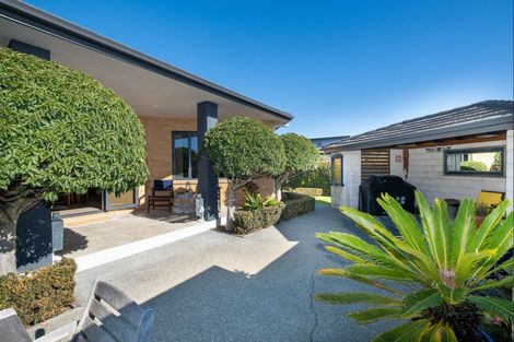 Photo of property in 14 Meissner Road, Havelock North, 4130