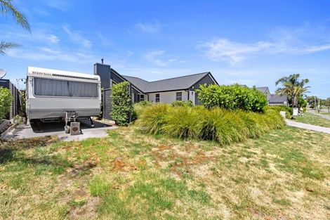 Photo of property in 48 Cassinia Close, Papamoa Beach, Papamoa, 3118