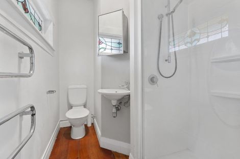 Photo of property in 96 Tukapa Street, Westown, New Plymouth, 4310