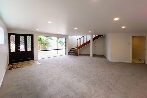 Photo of property in 33 Aronia Way, Goodwood Heights, Auckland, 2105