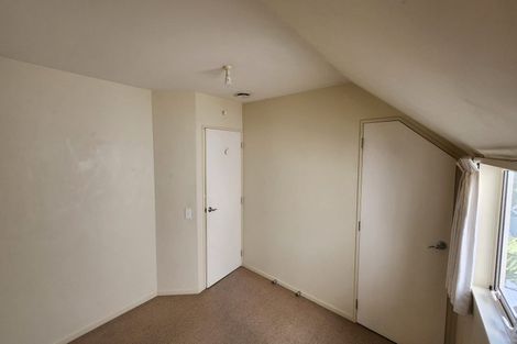 Photo of property in 15 Kopiko Way, Brooklyn, Wellington, 6021