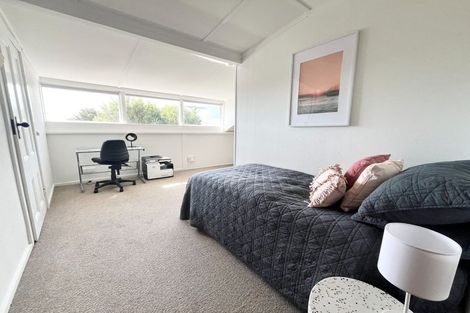 Photo of property in 36 Rangatira Road, Birkenhead, Auckland, 0626