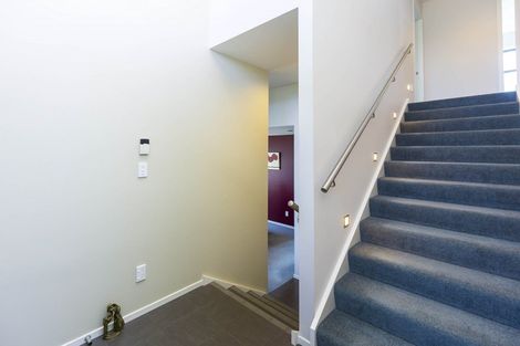 Photo of property in 27 Mcewen Crescent, Riverstone Terraces, Upper Hutt, 5018