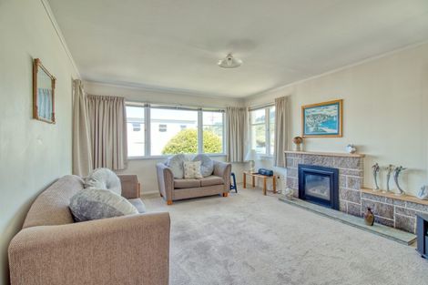 Photo of property in 20 Franklyn Road, Tawa, Wellington, 5028