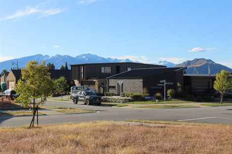 Photo of property in 28 Doug Ledgerwood Drive, Wanaka, 9305