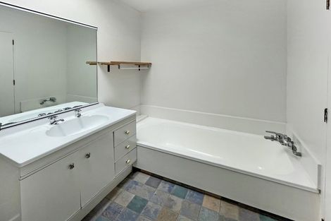 Photo of property in 2/110 Britomart Street, Berhampore, Wellington, 6023