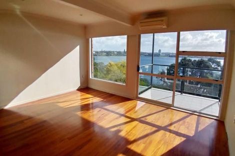 Photo of property in 2/198 Hurstmere Road, Takapuna, Auckland, 0622