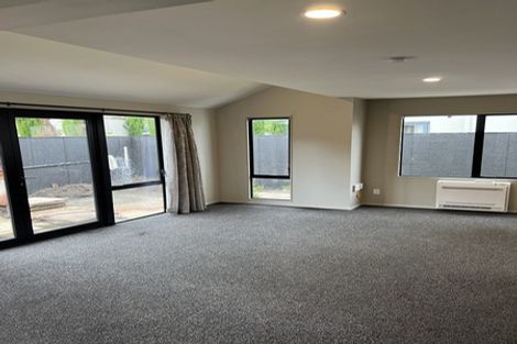 Photo of property in 24 Oakford Close, Riccarton, Christchurch, 8011