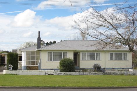 Photo of property in 98 Cordelia Street, Stratford, 4332