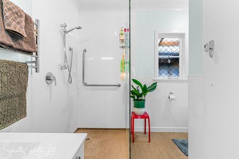 Photo of property in 15 Ash Grove, Maungaturoto, 0520