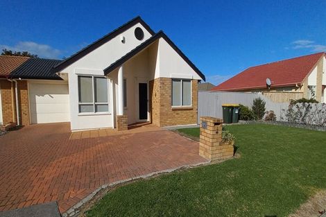 Photo of property in 4 Fernbrook Close, Burswood, Auckland, 2013