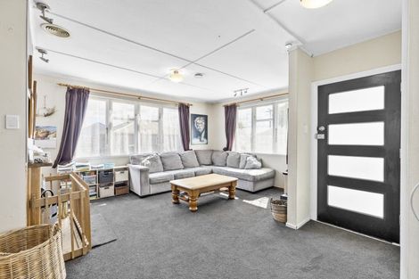 Photo of property in 12 Collins Crescent, Feilding, 4702