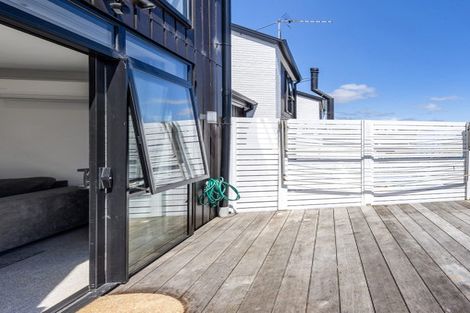 Photo of property in 7b Reg Pearce Way, Glen Innes, Auckland, 1072