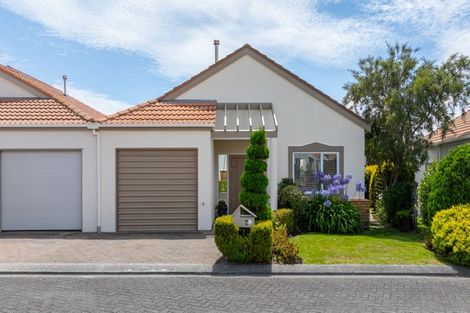 Photo of property in 4 Lakeside Villas, Whitby, Porirua, 5024