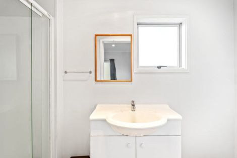 Photo of property in 11 Babington Place, Torbay, Auckland, 0630