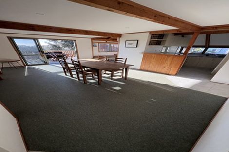 Photo of property in 15 Domain Crescent, Muriwai, Waimauku, 0881