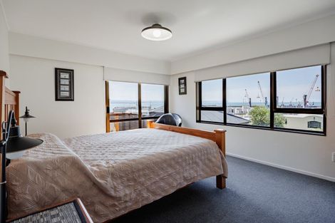 Photo of property in 15 Hornsey Road, Bluff Hill, Napier, 4110