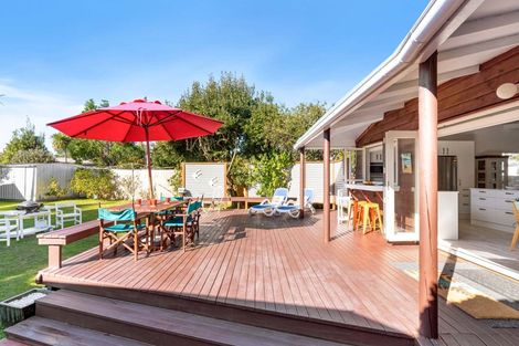 Photo of property in 127 Mckellar Place, Whangamata, 3620