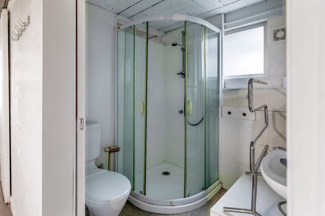 Photo of property in 16 Roick Parade, Glen Eden, Auckland, 0602