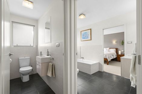 Photo of property in 6 Commodore Place, Britannia Heights, Nelson, 7010