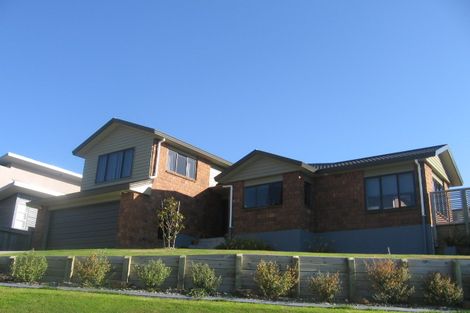 Photo of property in 2 Endeavour Drive, Whitby, Porirua, 5024