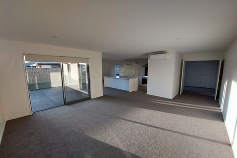 Photo of property in 118 Shillingford Boulevard, Rolleston, 7615