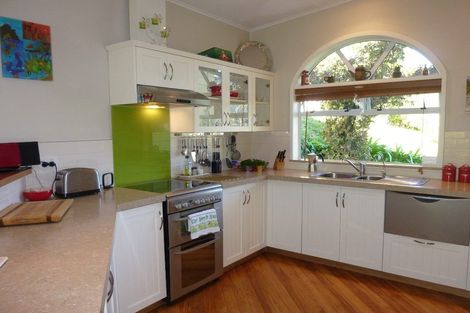 Photo of property in 19 Milton Terrace, Picton, 7220