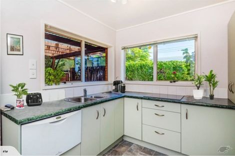 Photo of property in 1/104 Carlisle Road, Browns Bay, Auckland, 0632