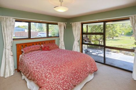 Photo of property in 2 Woodfield Place, Woodend, 7610