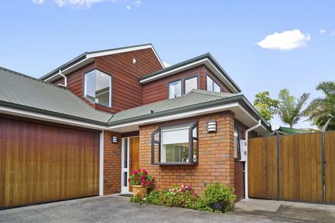 Photo of property in 13a Horotutu Road, Greenlane, Auckland, 1061