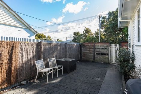 Photo of property in 121 Cambridge Terrace, Fairfield, Lower Hutt, 5011