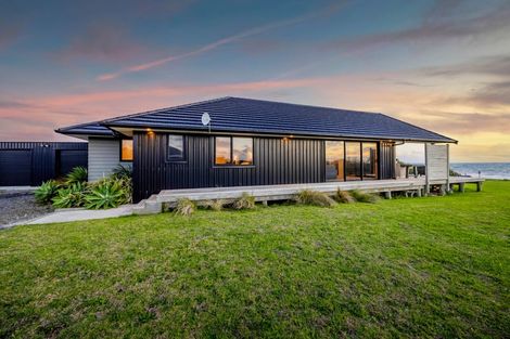 Photo of property in 288 Tai Road, Opunake, 4681